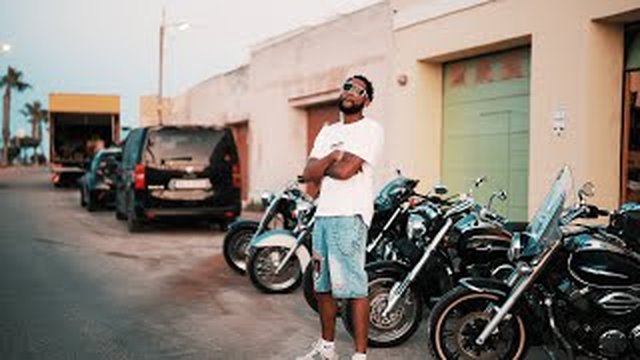 Thumbnail de Rich Kalashh - Front page(Official Video)