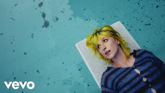 Thumbnail de Hayley Williams - Glum (Official Video)