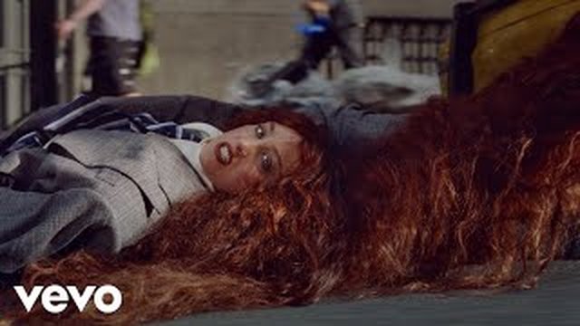 Thumbnail de Chappell Roan - The Subway (Official Music Video)